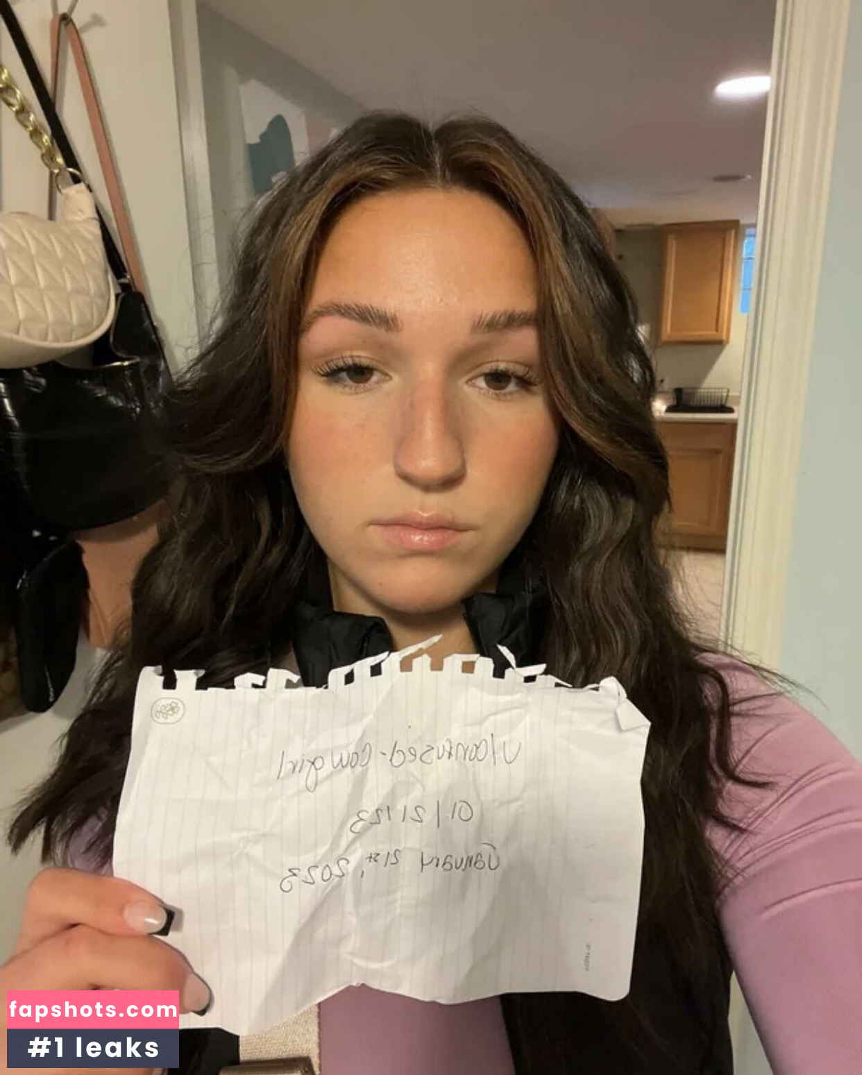 Anna Hendricks gallery photo #25