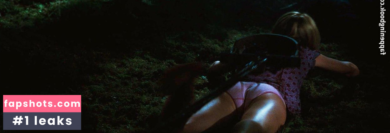 Anna Hutchison gallery photo #21