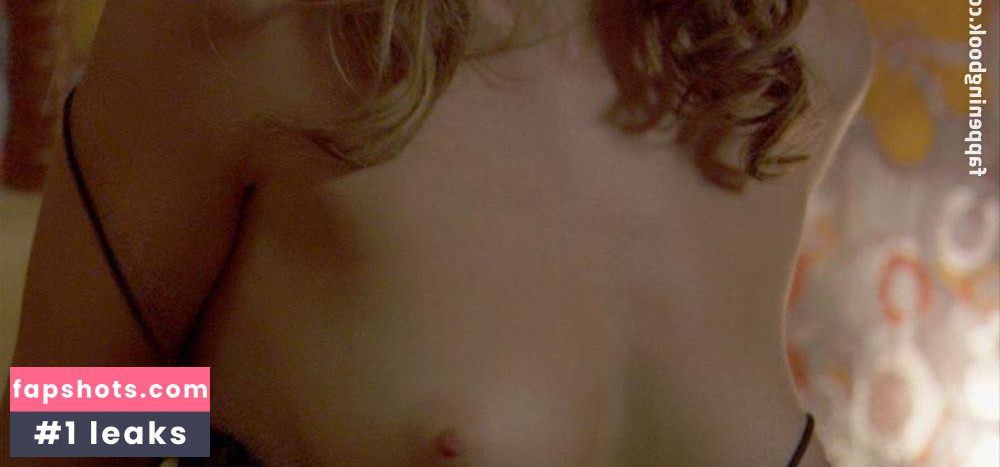 Anna Hutchison gallery photo #33