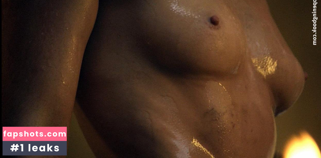 Anna Hutchison gallery photo #35