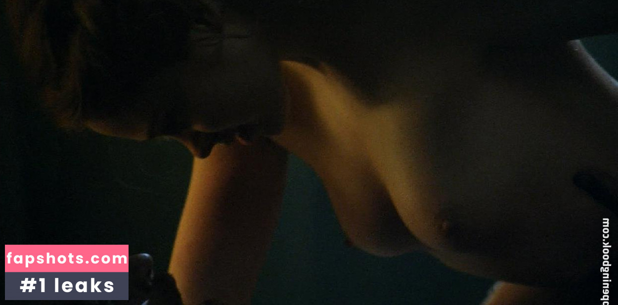 Anna Hutchison gallery photo #38