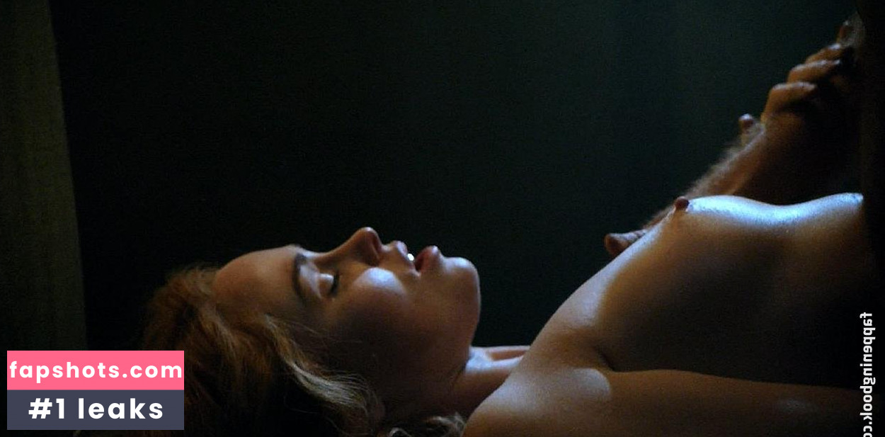 Anna Hutchison gallery photo #39