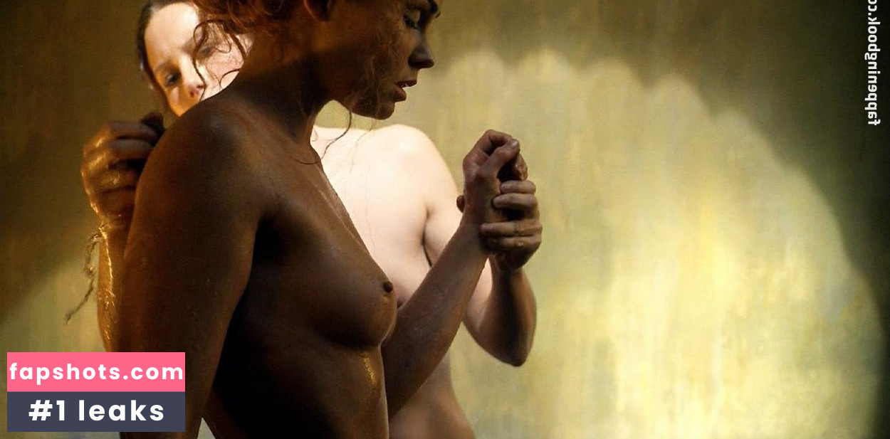 Anna Hutchison gallery photo #50