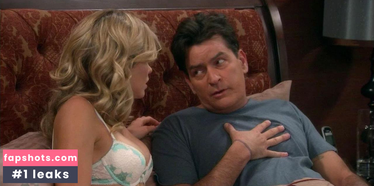 Anna Hutchison gallery photo #58