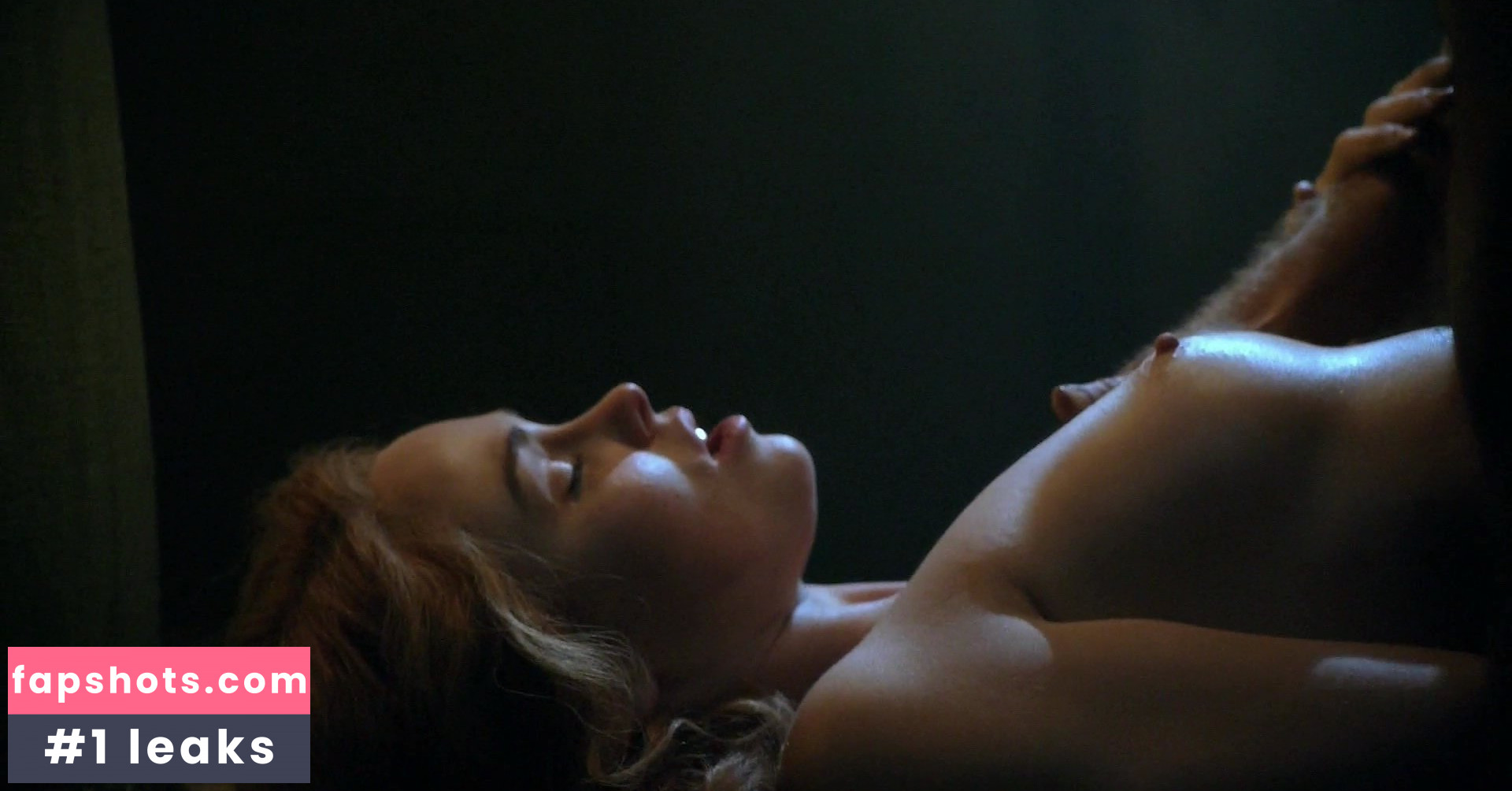 Anna Hutchison gallery photo #70