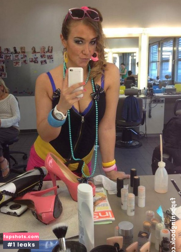 Anna-Katharina Samsel gallery photo #12