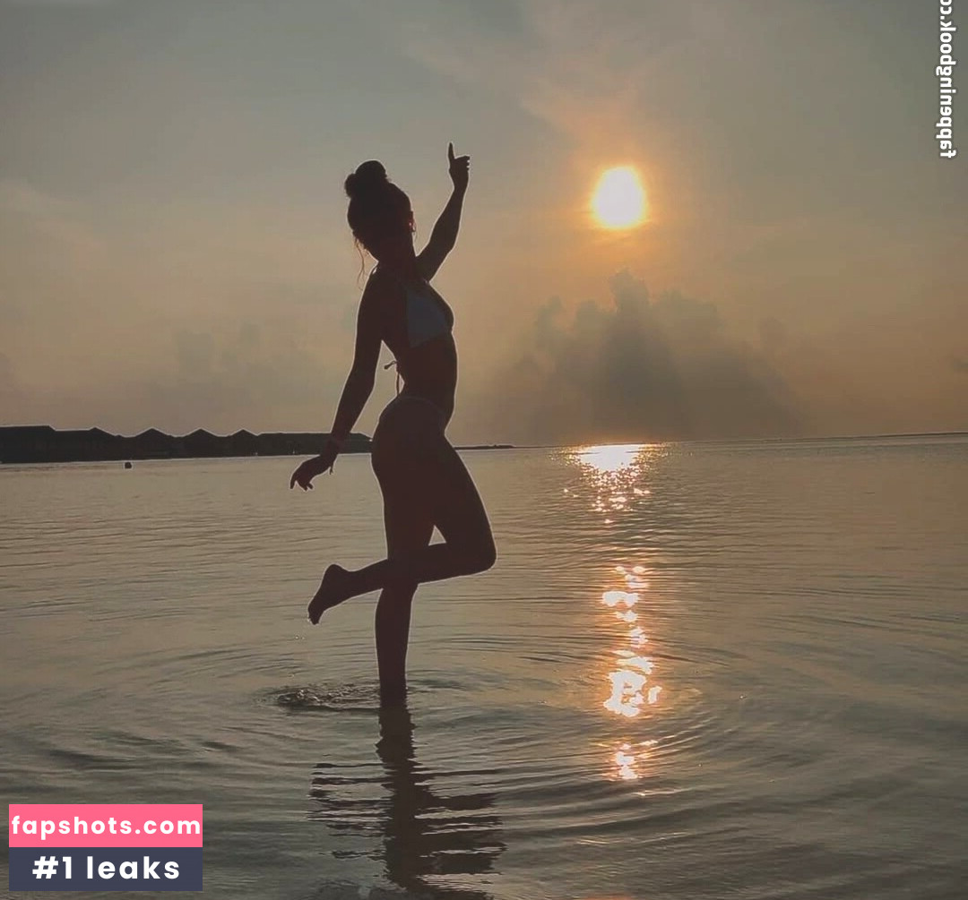 Anna Kauer gallery photo #28