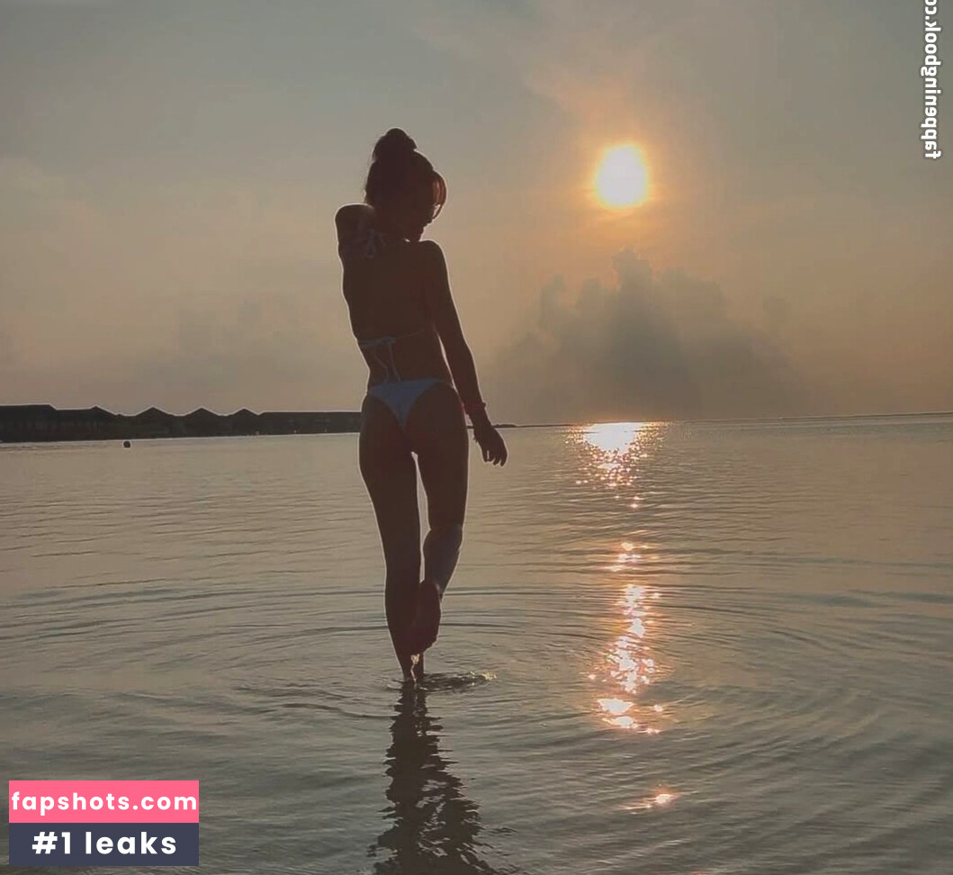 Anna Kauer gallery photo #30