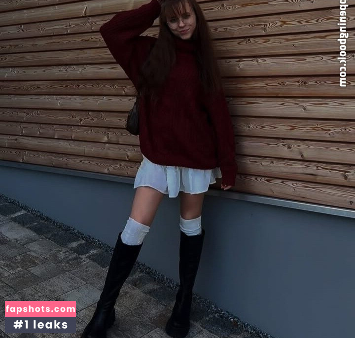 Anna Kauer gallery photo #32