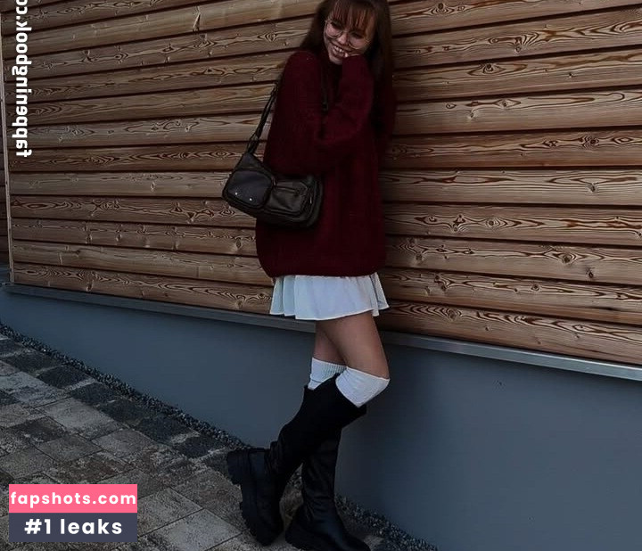 Anna Kauer gallery photo #33