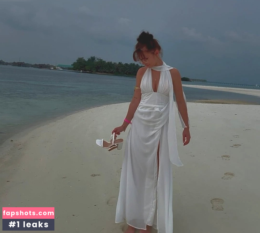 Anna Kauer gallery photo #40