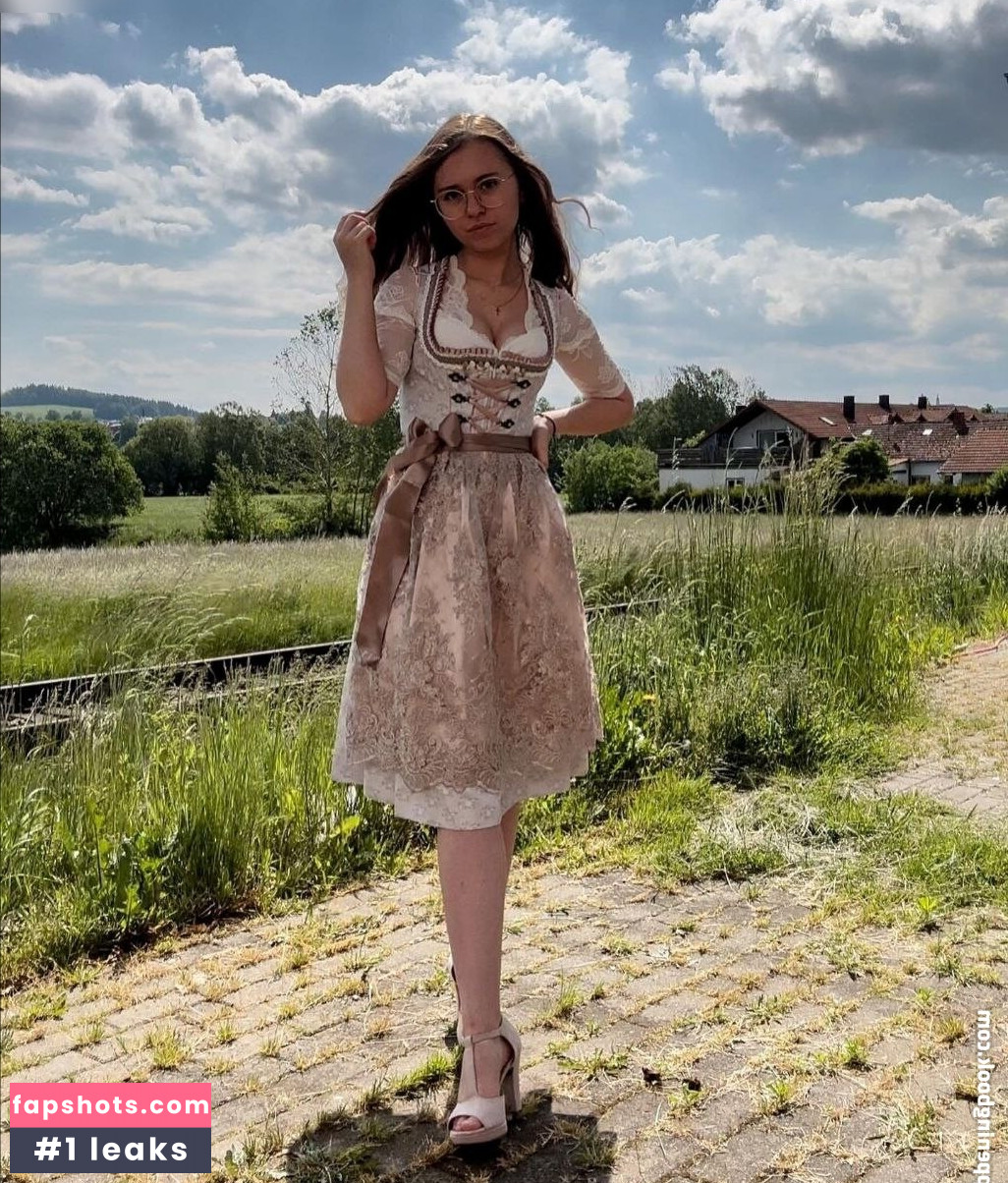 Anna Kauer gallery photo #87