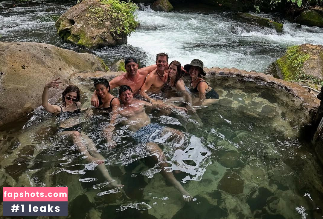 Anna Kendrick gallery photo #10