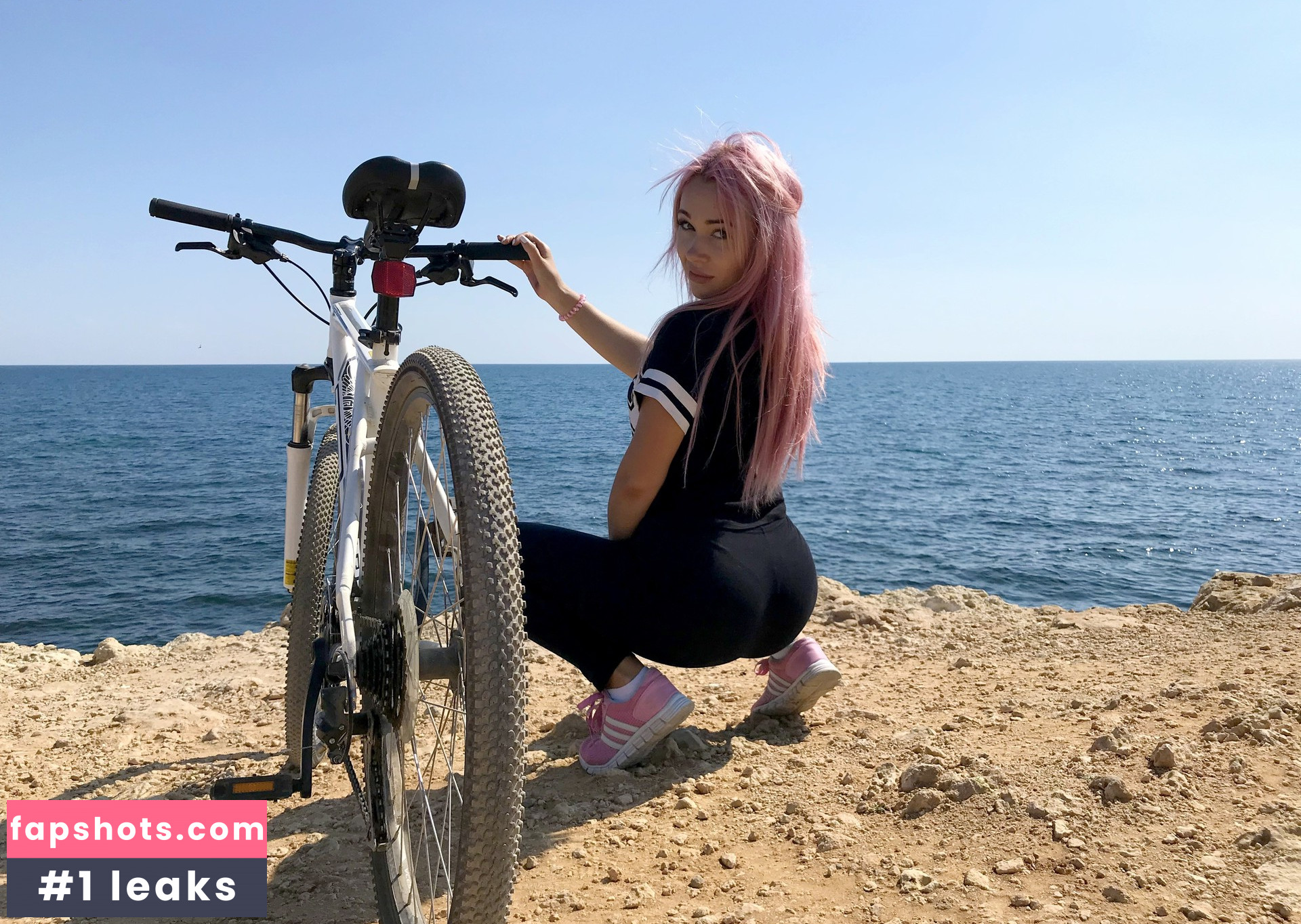 Anna Kostenko gallery photo #238