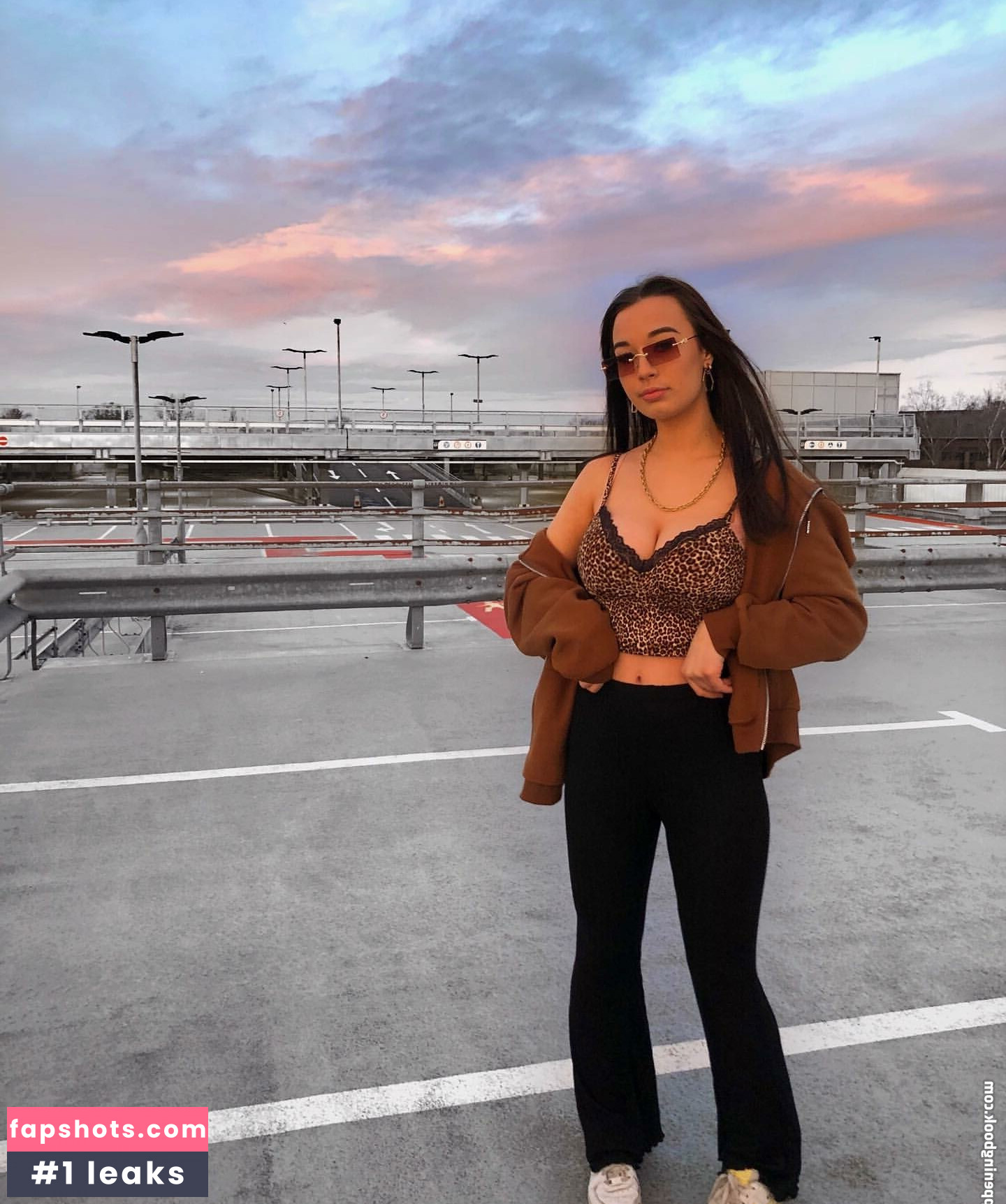 Anna Langley gallery photo #46