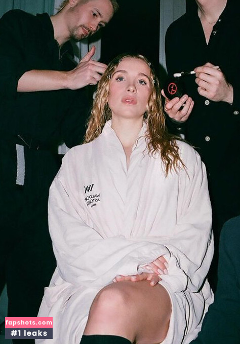 Anna Lena Klenke gallery photo #18