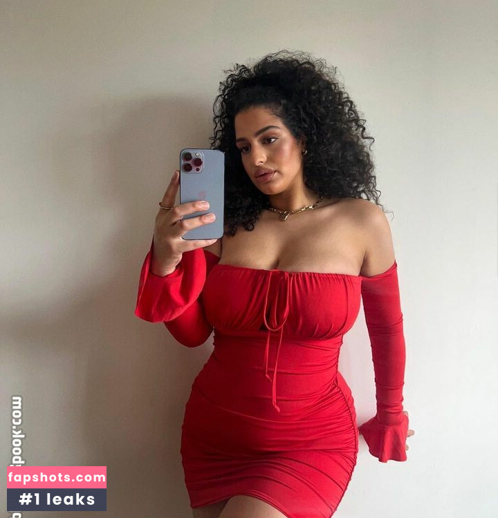 Anna-Maria gallery photo #2