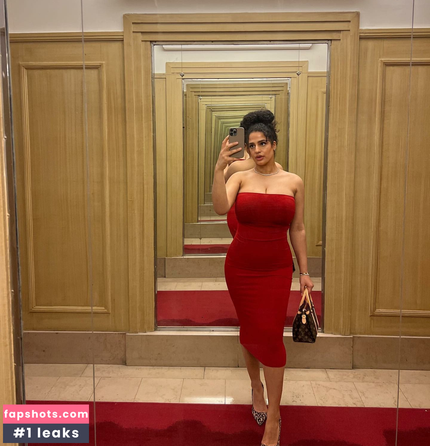 Anna-Maria gallery photo #11