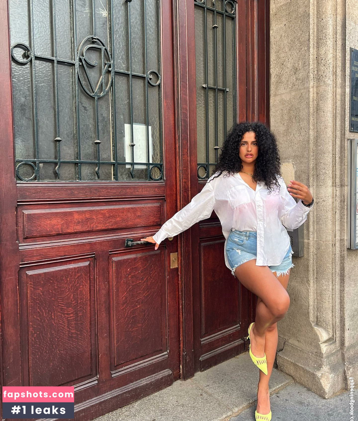 Anna-Maria gallery photo #24