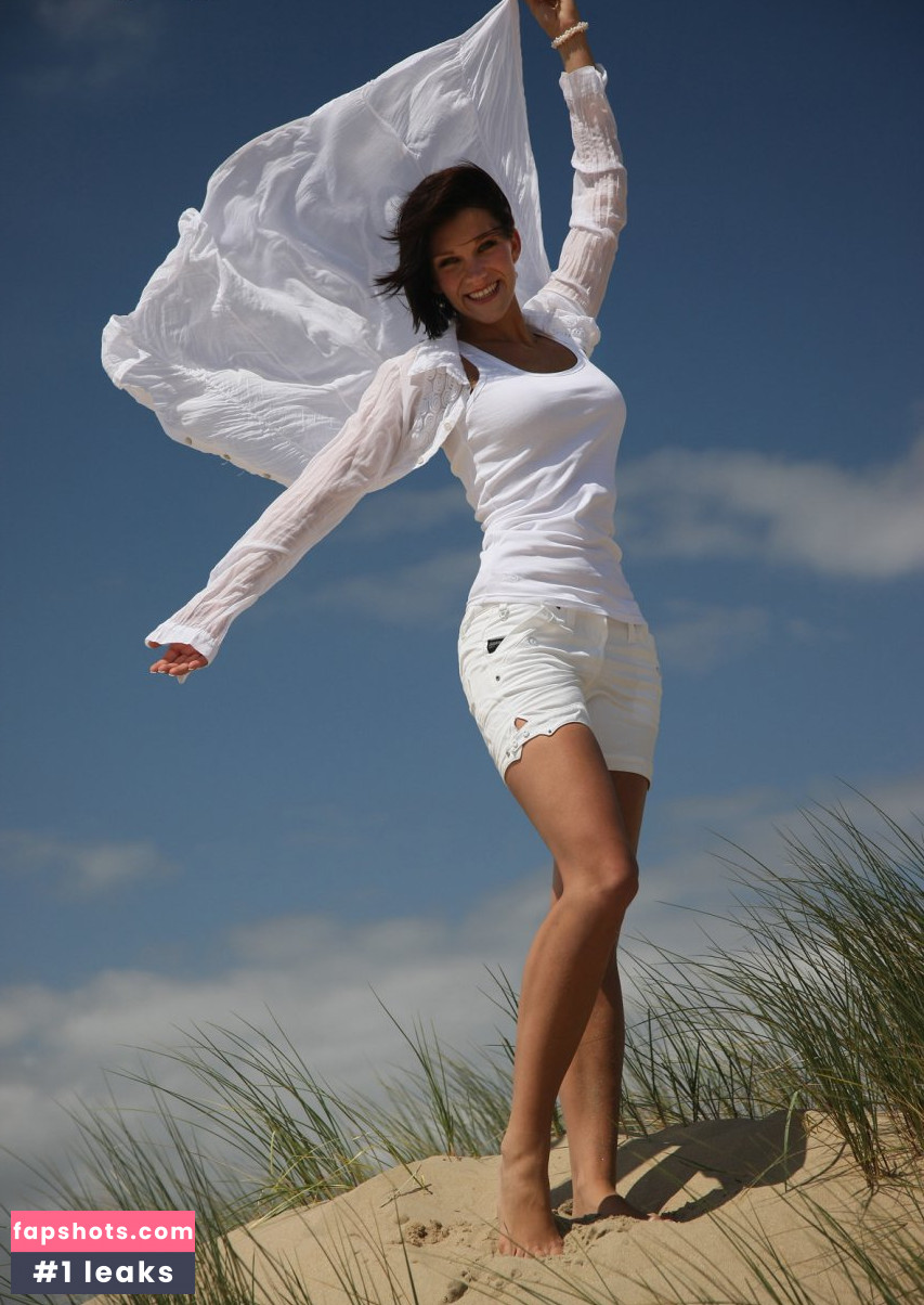 Anna-Maria Zimmermann gallery photo #3