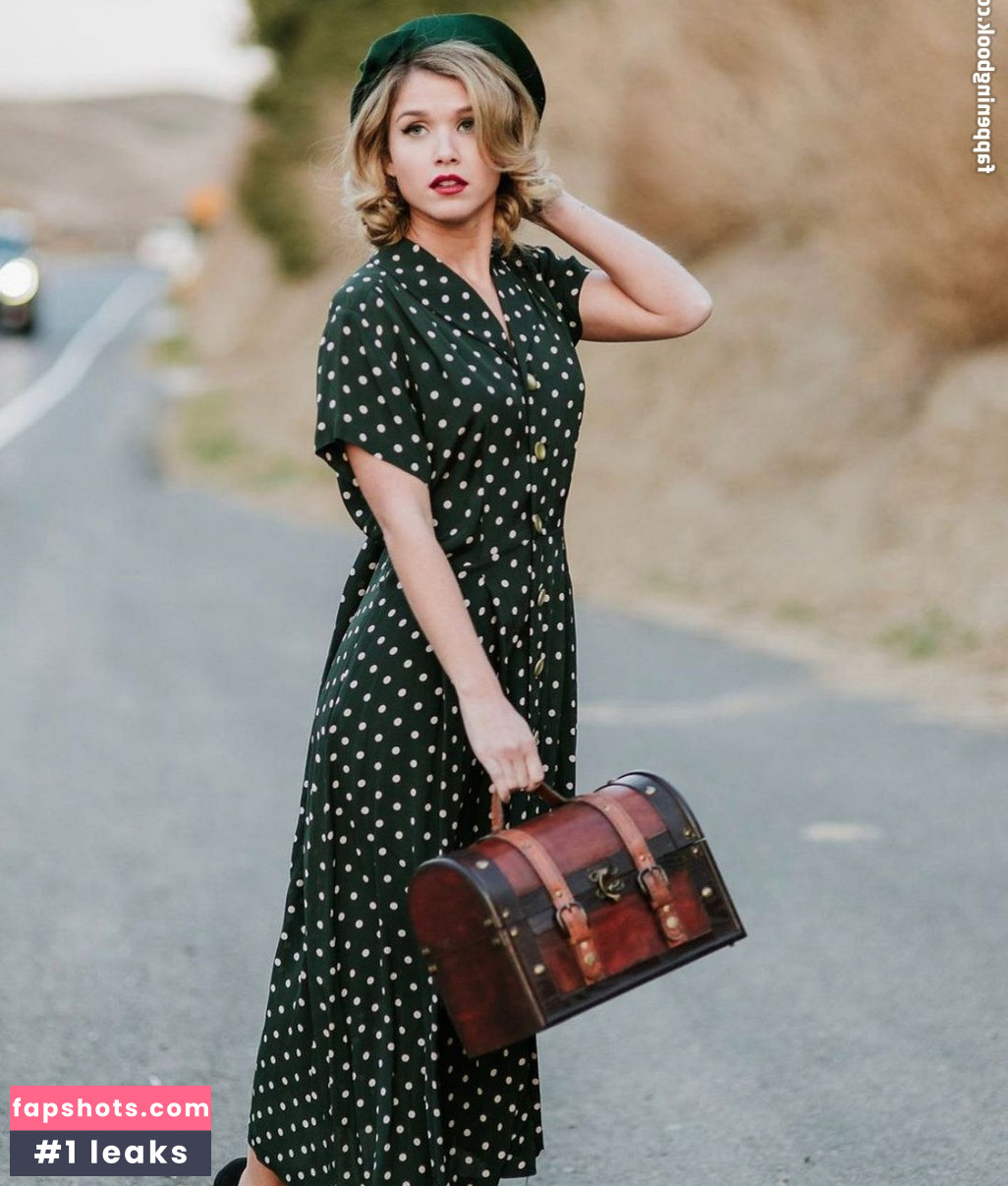 Anna-Marie Dobbins gallery photo #27