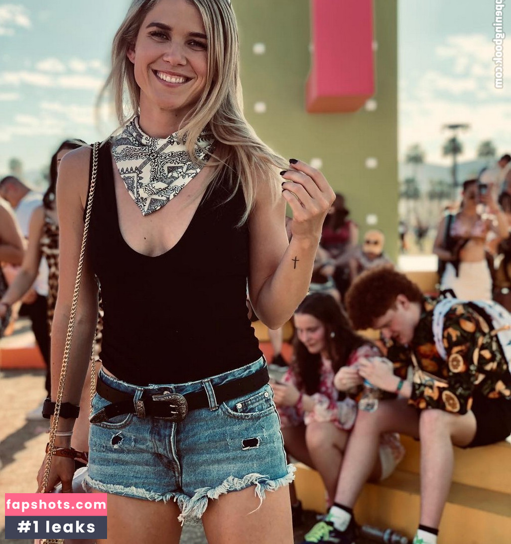 Anna-Marie Dobbins gallery photo #33