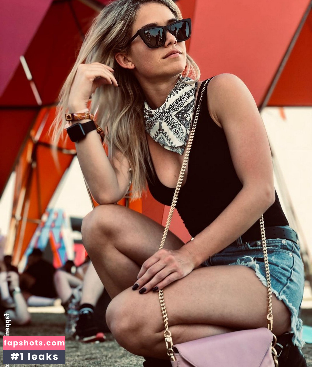 Anna-Marie Dobbins gallery photo #34