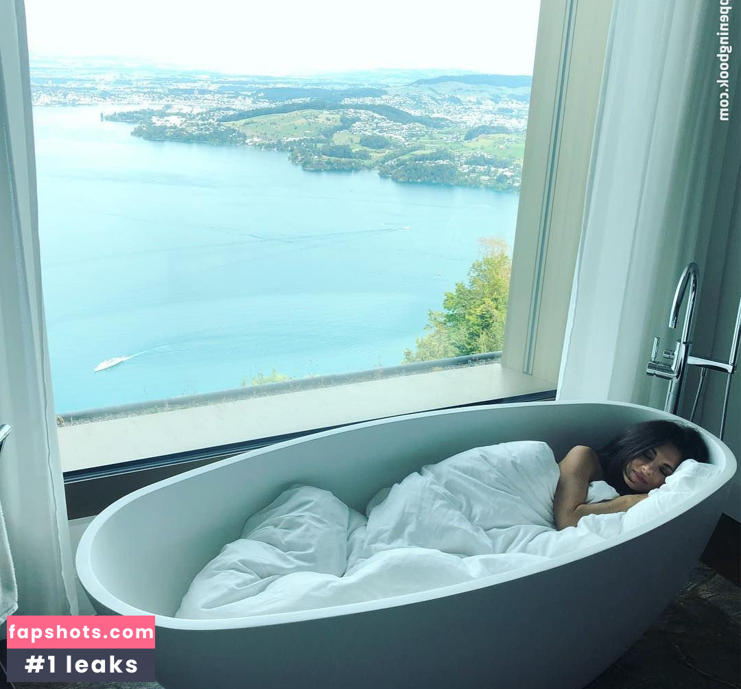 Anna Pletneva gallery photo #25