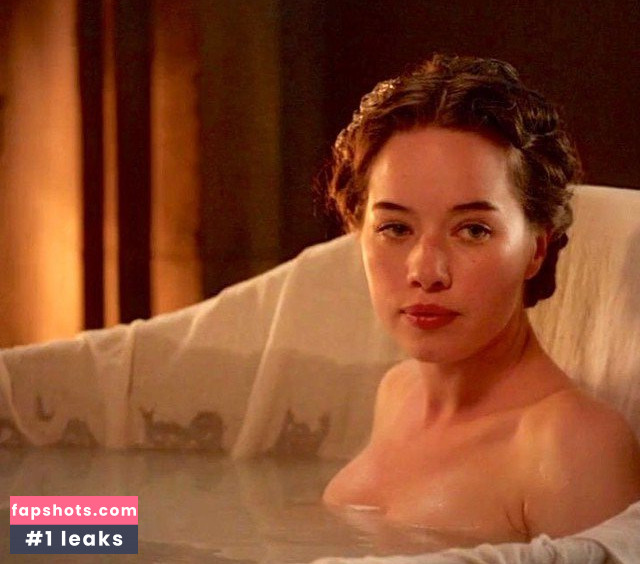 Anna Popplewell gallery photo #20