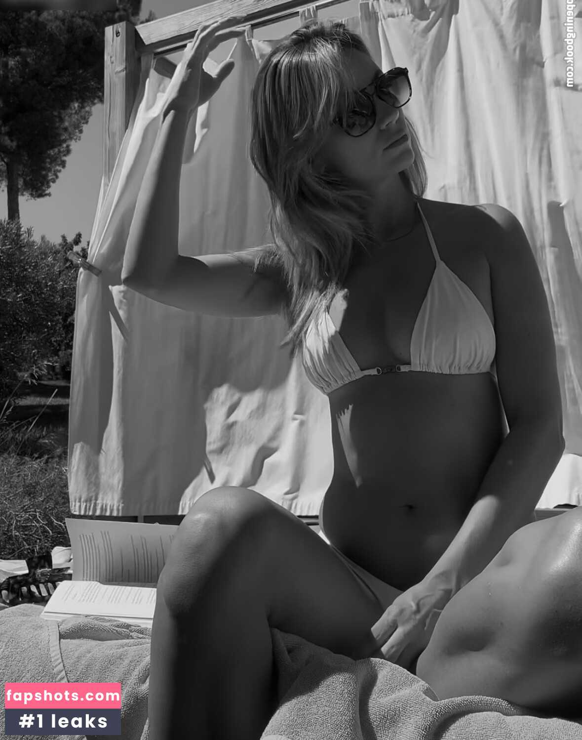 Anna Rossow gallery photo #16