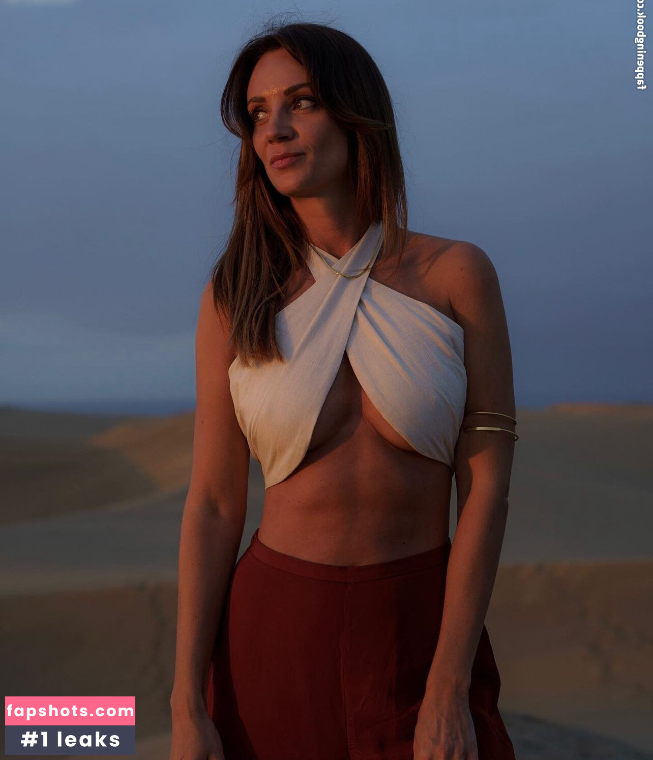 Anna Rossow gallery photo #10