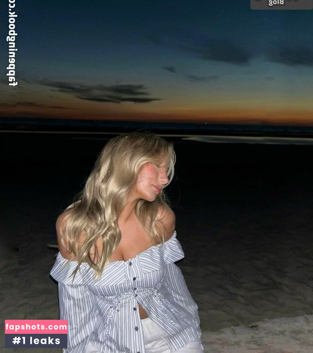 Anna Sophie Dueck gallery photo #6