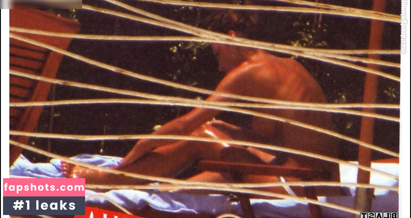 Anna Tatangelo gallery photo #16