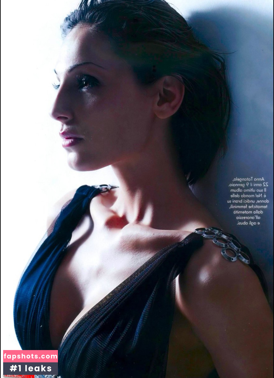 Anna Tatangelo gallery photo #21
