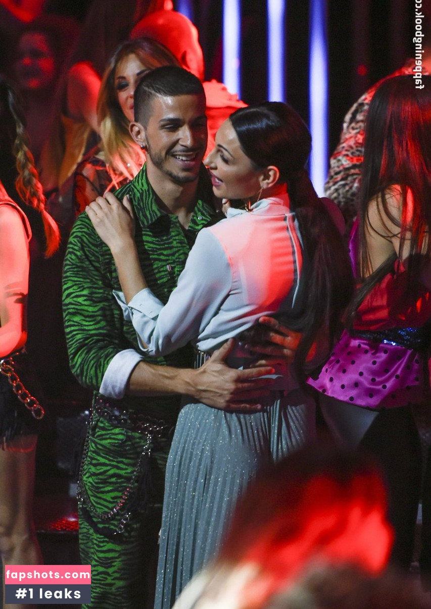 Anna Tatangelo gallery photo #34