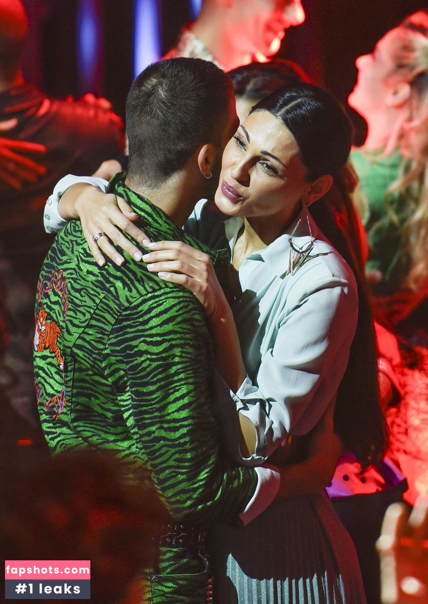 Anna Tatangelo gallery photo #38