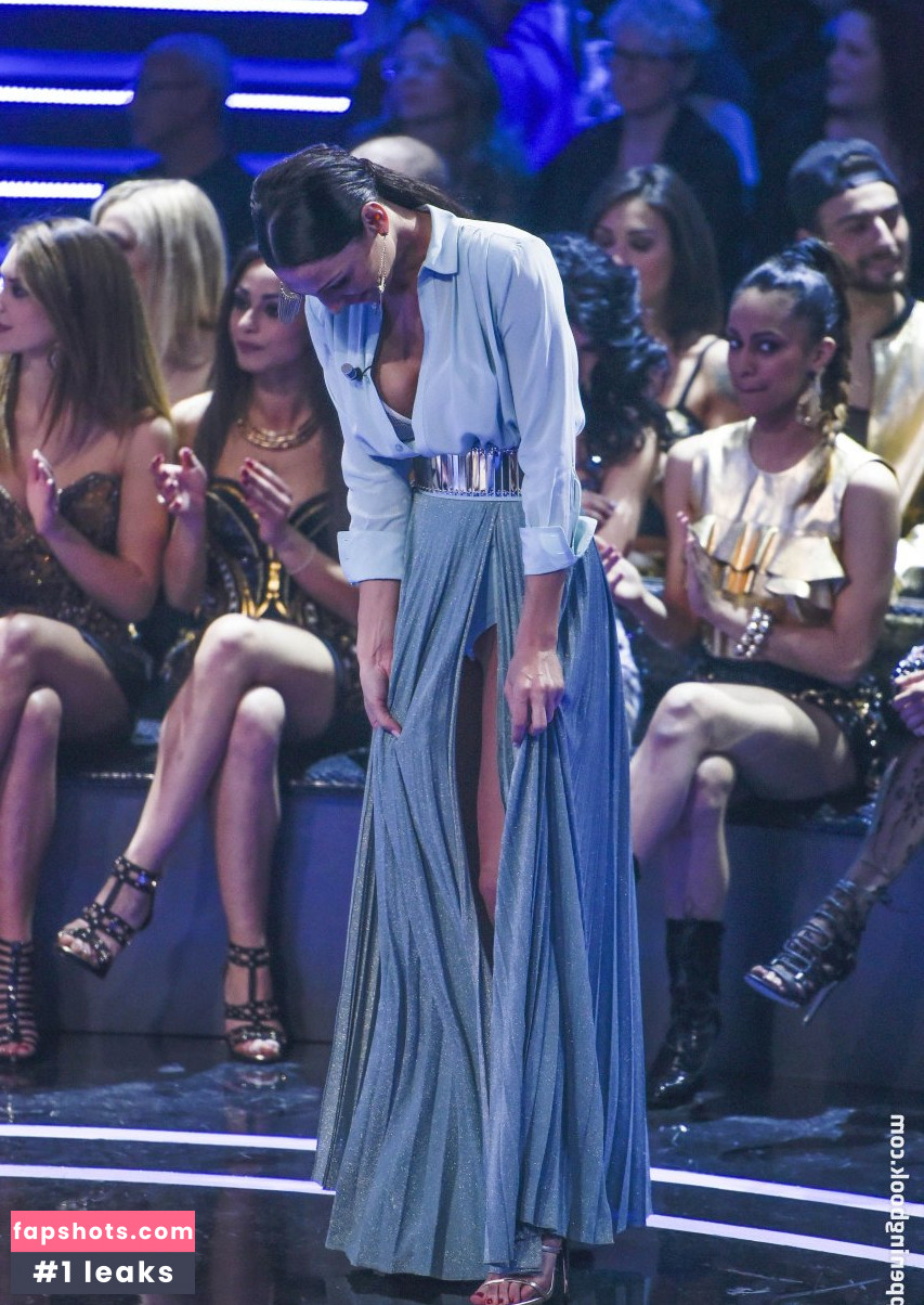 Anna Tatangelo gallery photo #39