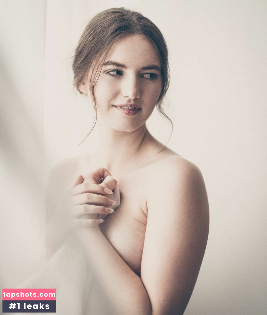 Anna Täuber gallery photo #23