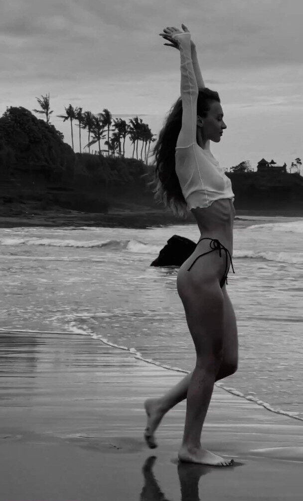 anna-tsaralunga gallery photo #1070