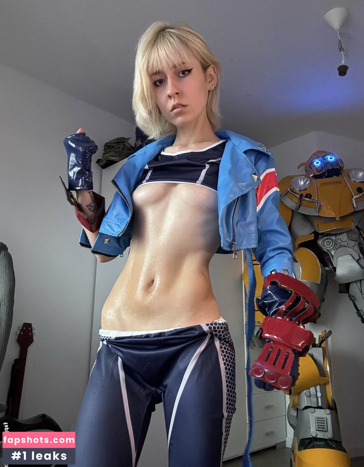 Anna Ullman nude babe gallery