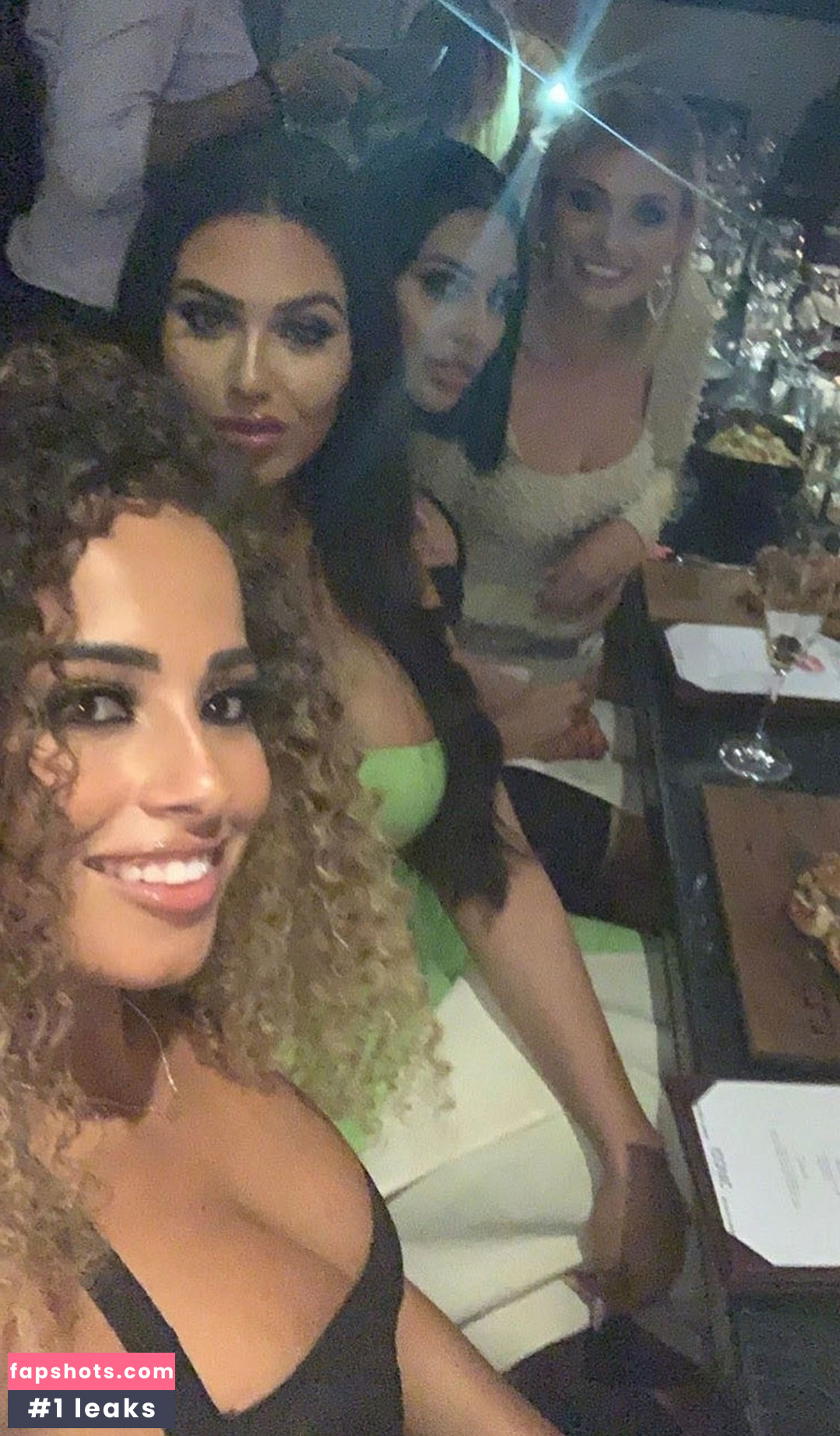 Anna Vakili gallery photo #18