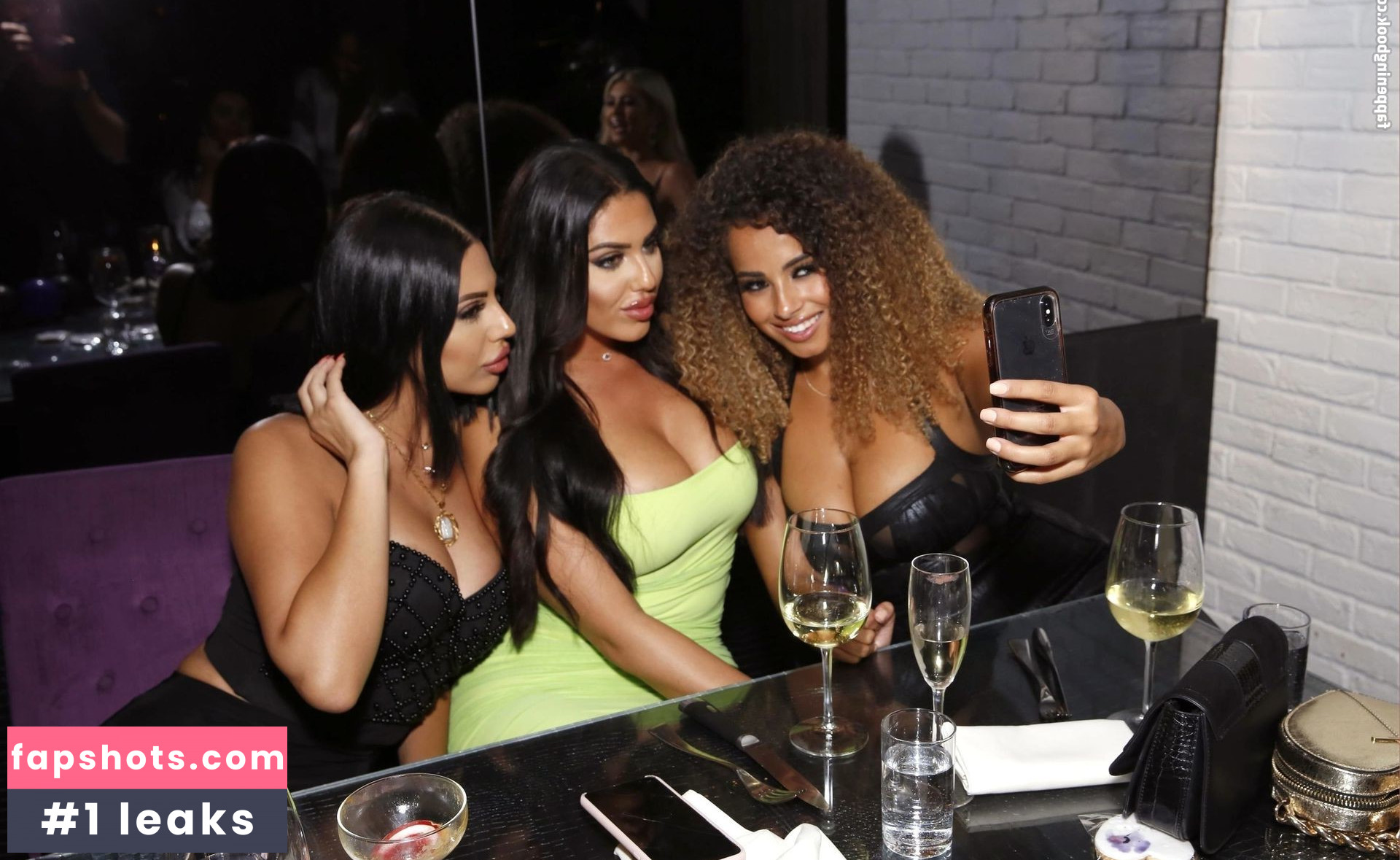 Anna Vakili gallery photo #6