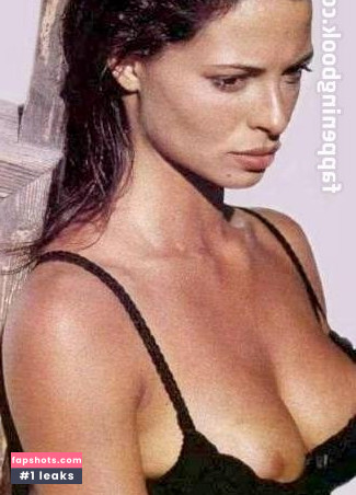 Anna Valle gallery photo #15