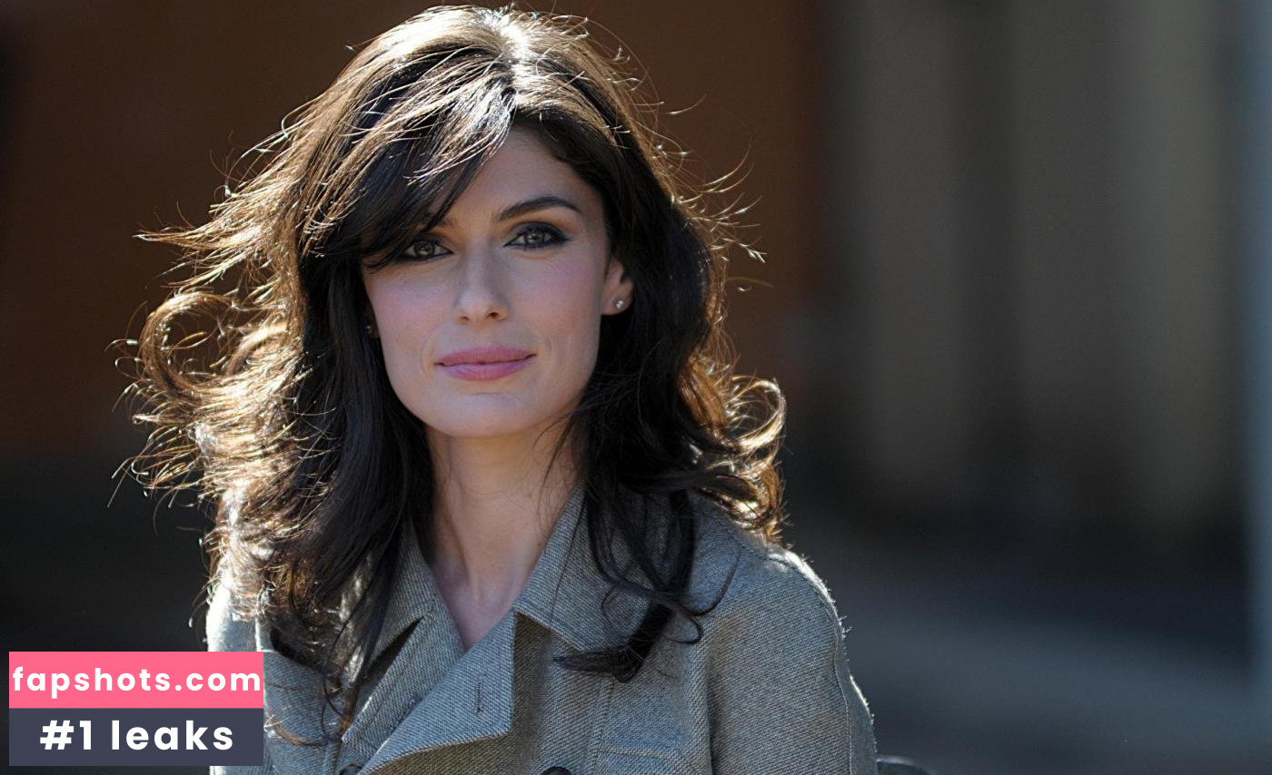 Anna Valle gallery photo #21