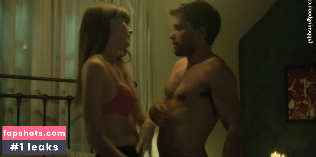 Anna Van Hooft gallery photo #5