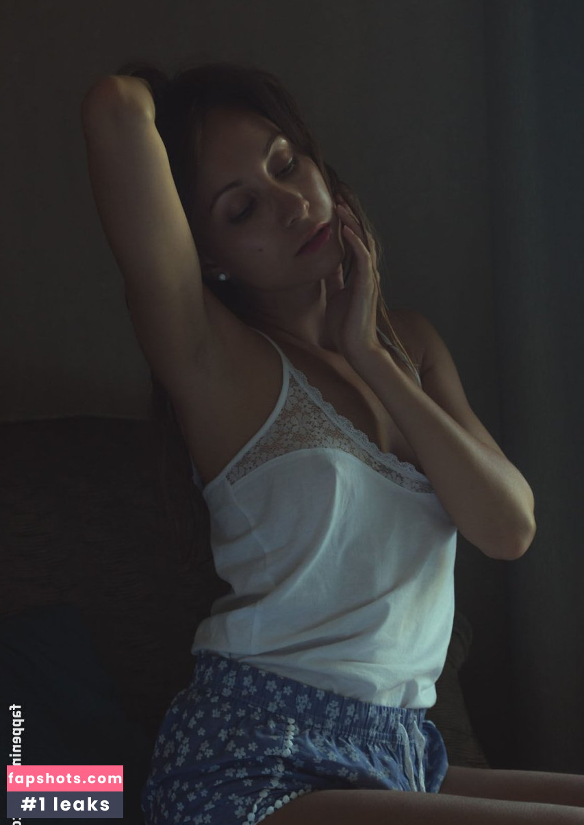 Anna Venice gallery photo #22