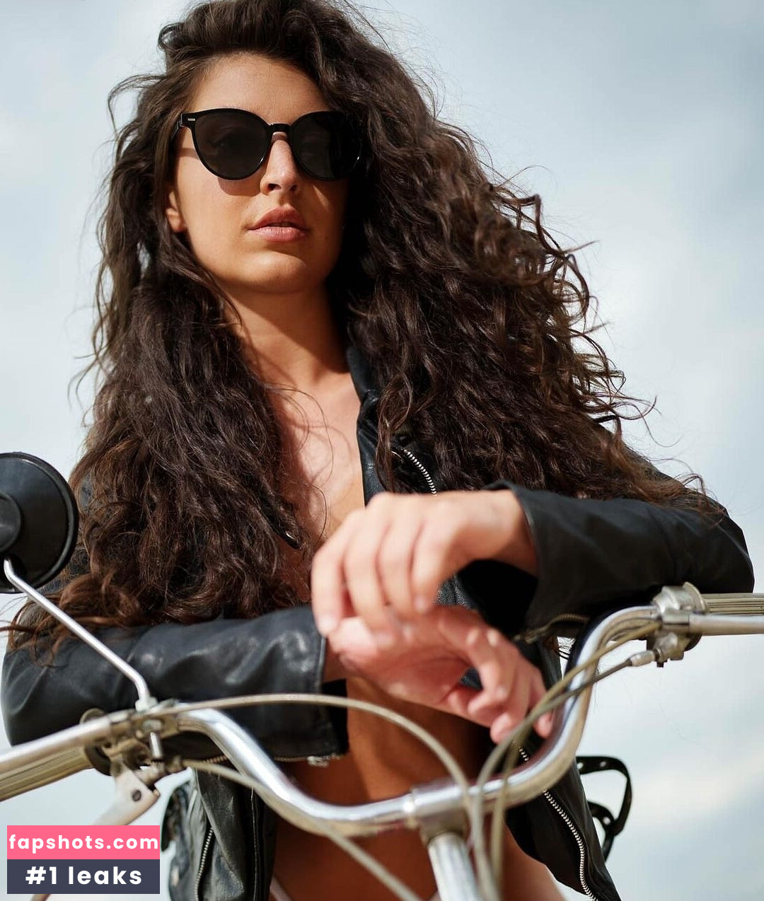 Anna Victoria Binnebößel gallery photo #15