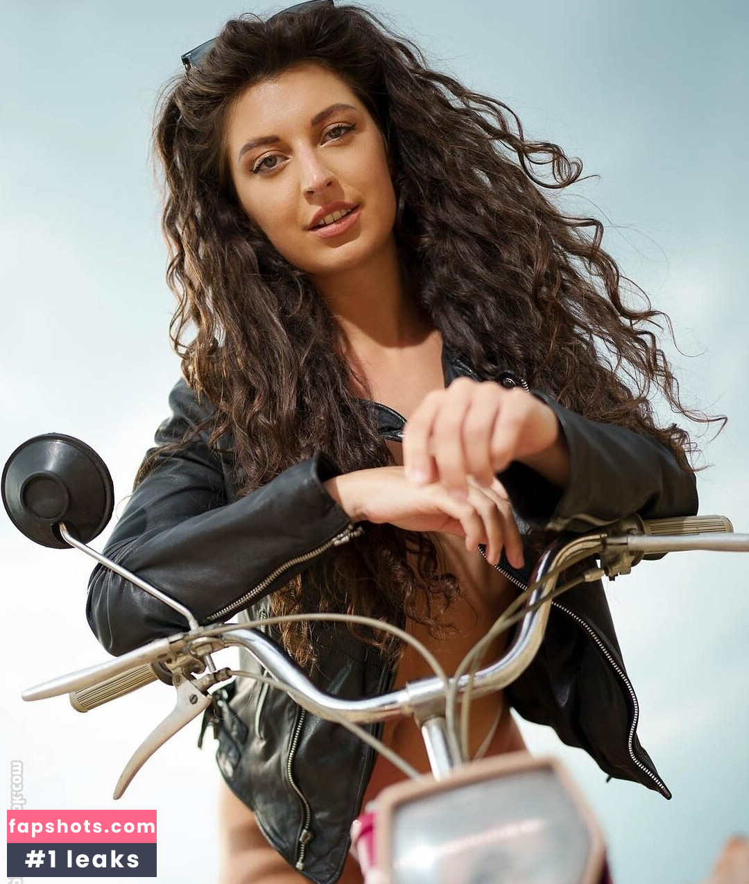 Anna Victoria Binnebößel gallery photo #16