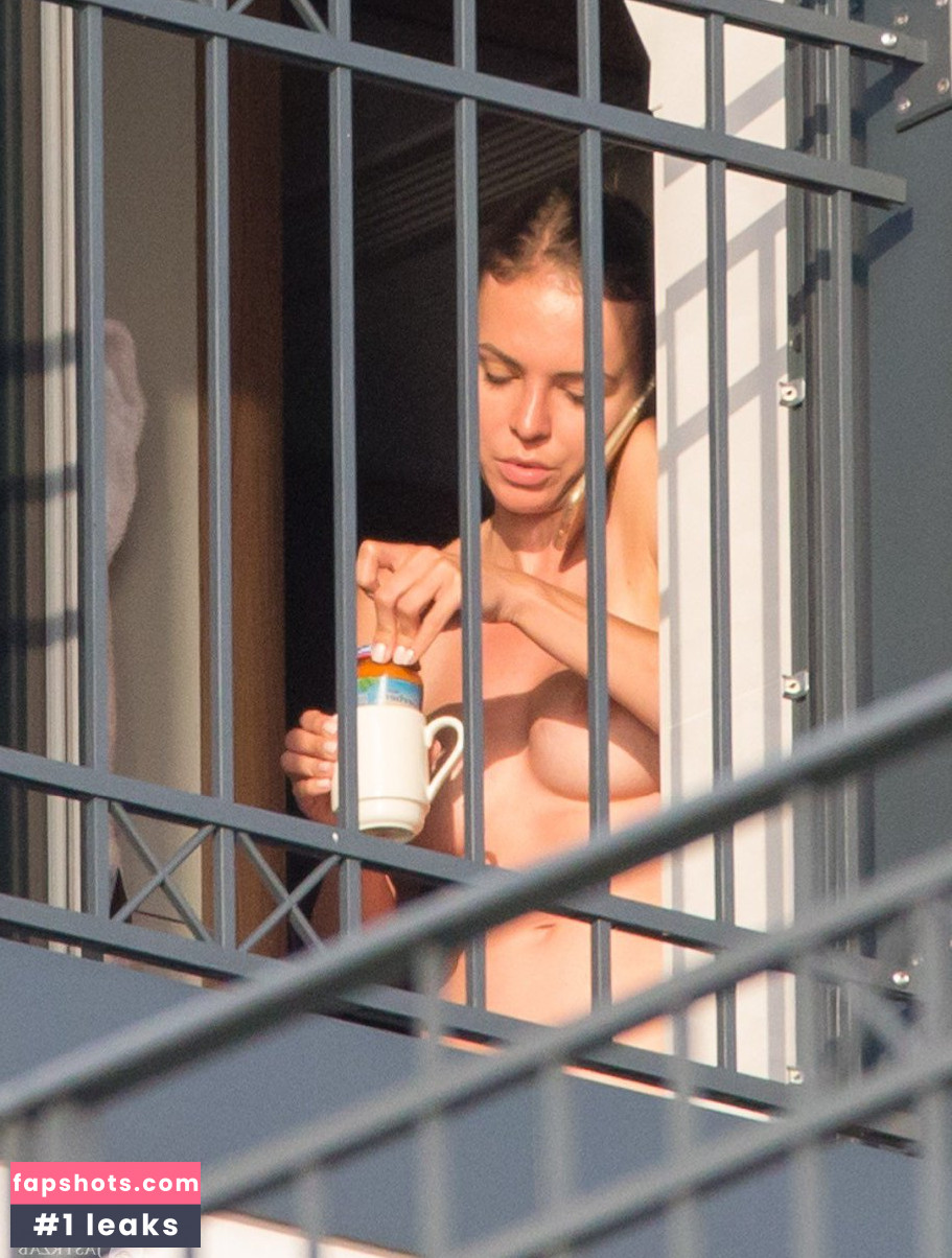 Anna Wendzikowska gallery photo #6