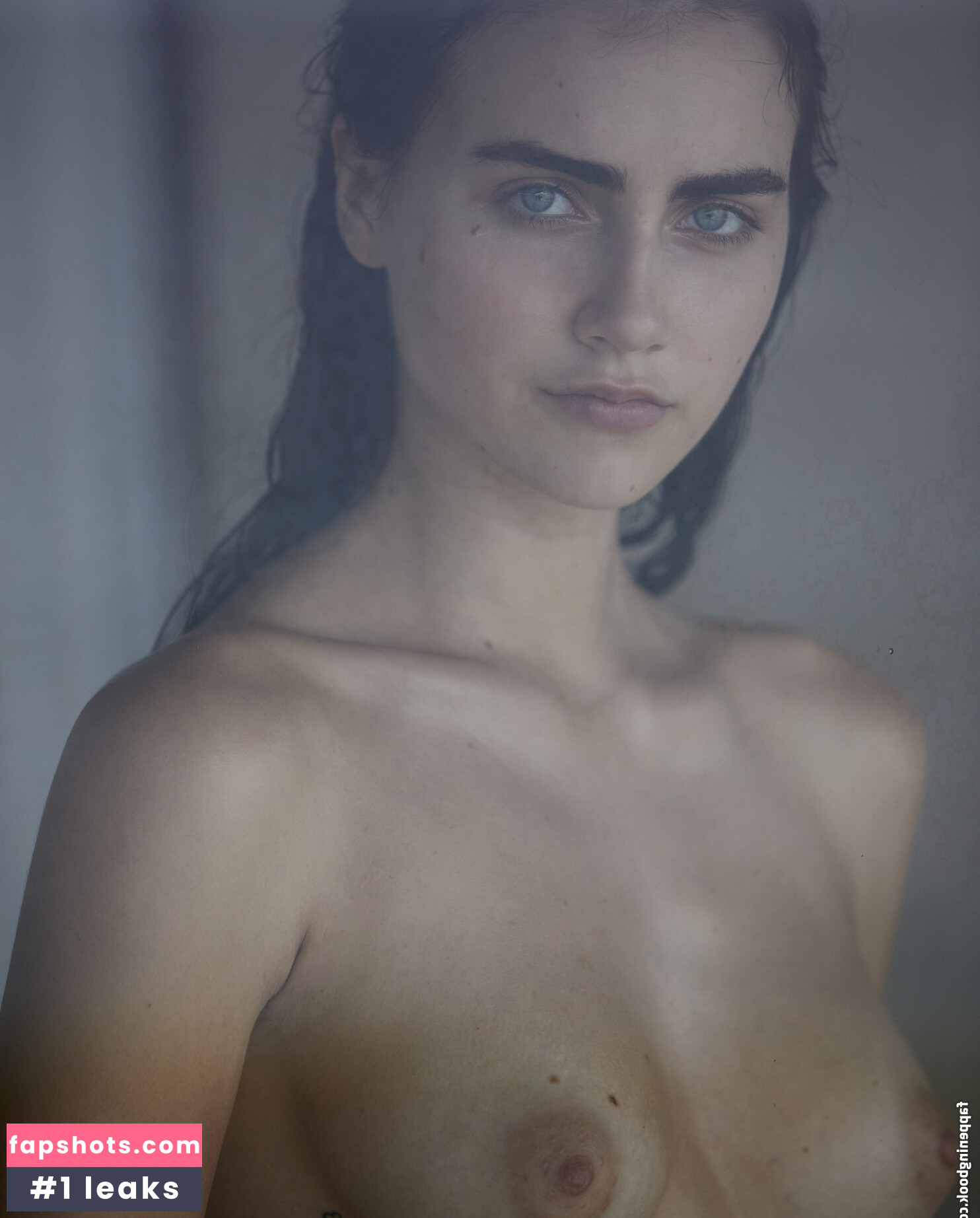 Anna Wolf gallery photo #12